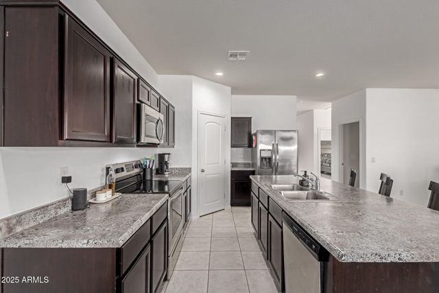 4988 E LIVING STONE Way, San Tan Valley, AZ 85143