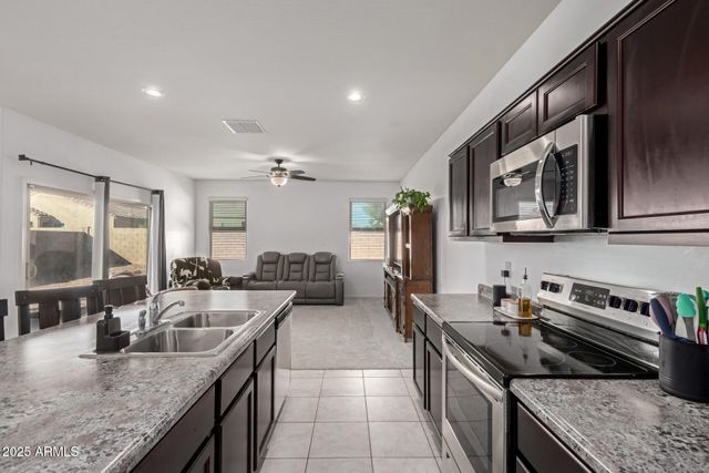 4988 E LIVING STONE Way, San Tan Valley, AZ 85143