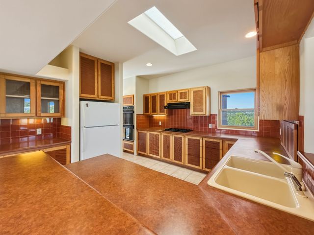 1331 Sierra Azul B, Santa Fe, NM 87507