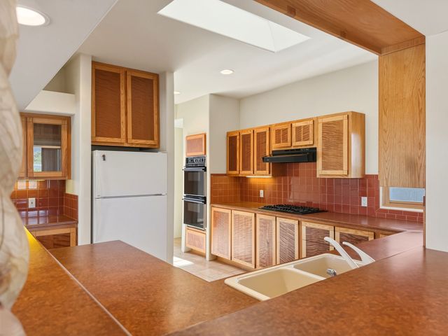 1331 Sierra Azul B, Santa Fe, NM 87507