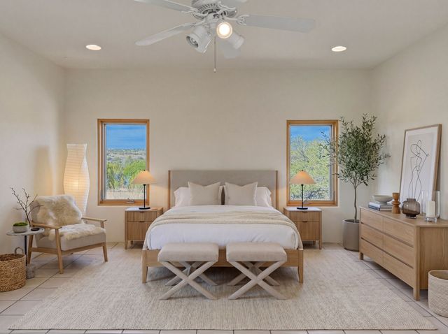 1331 Sierra Azul B, Santa Fe, NM 87507
