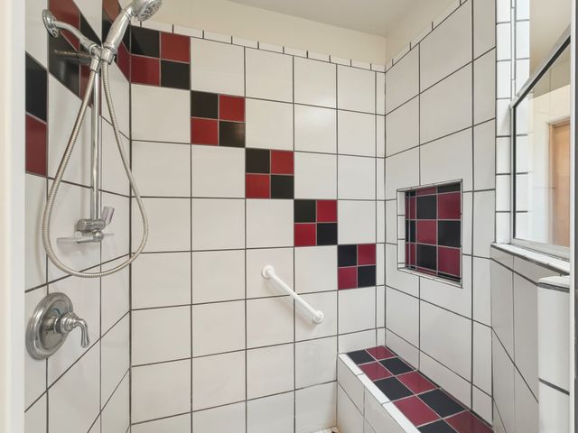 1331 Sierra Azul B, Santa Fe, NM 87507