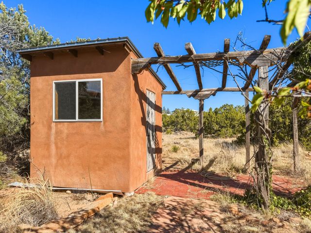 1331 Sierra Azul B, Santa Fe, NM 87507