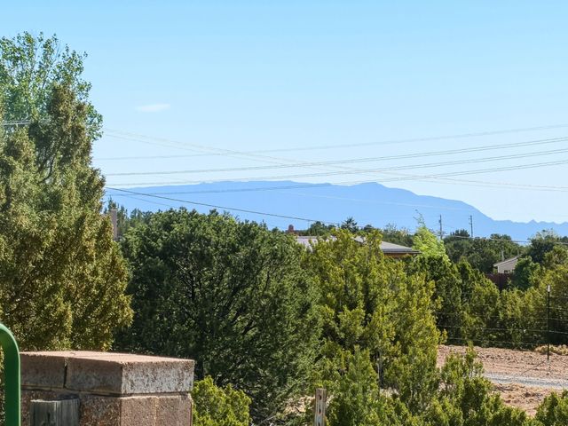 1331 Sierra Azul B, Santa Fe, NM 87507
