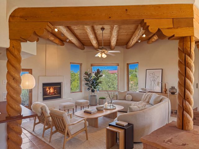 1331 Sierra Azul B, Santa Fe, NM 87507