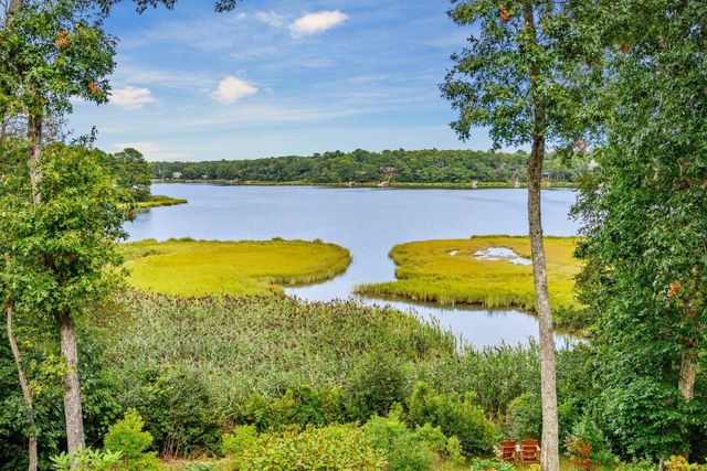 55 Shoestring Bay Road, Mashpee, MA 02649
