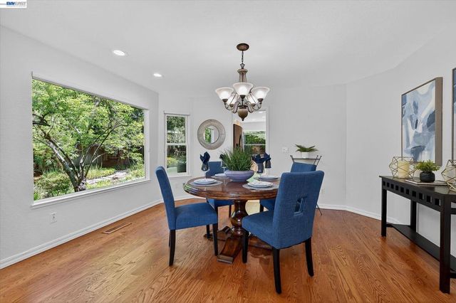 646 Windmill Ln, Pleasanton, CA 94566