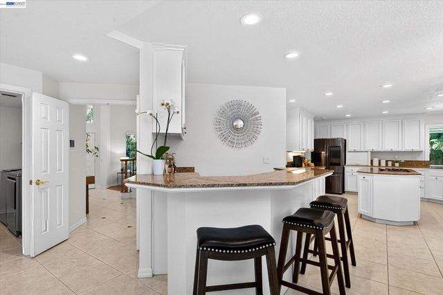 646 Windmill Ln, Pleasanton, CA 94566
