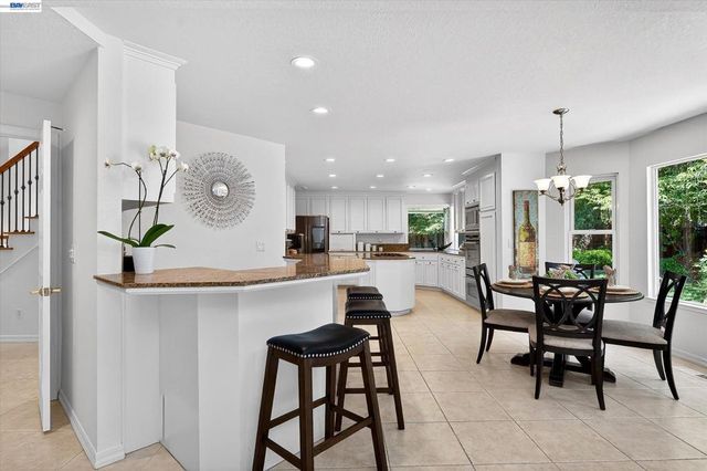 646 Windmill Ln, Pleasanton, CA 94566