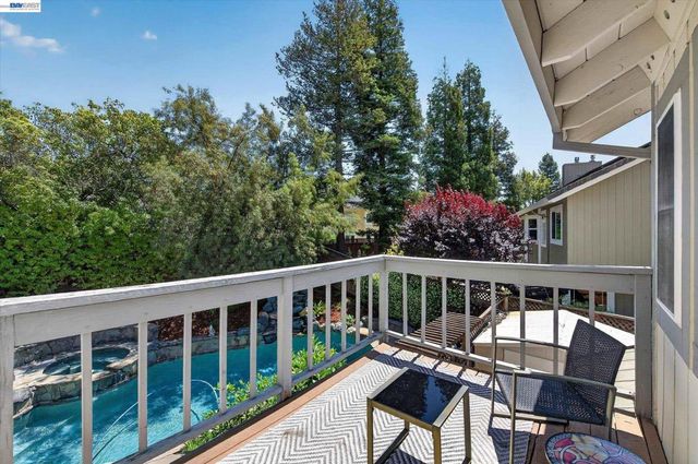 646 Windmill Ln, Pleasanton, CA 94566