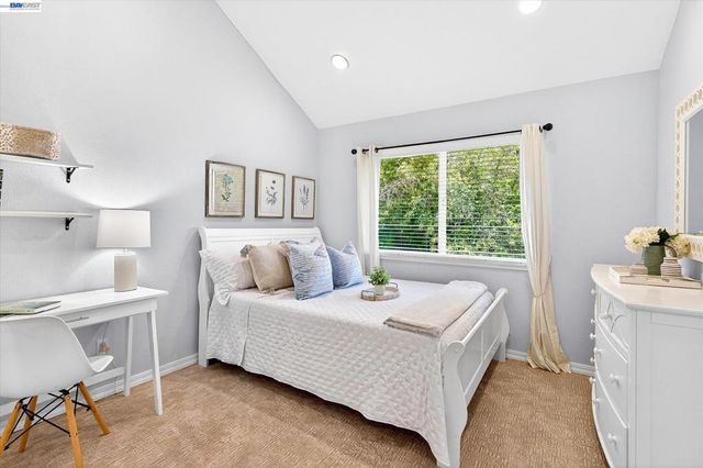 646 Windmill Ln, Pleasanton, CA 94566