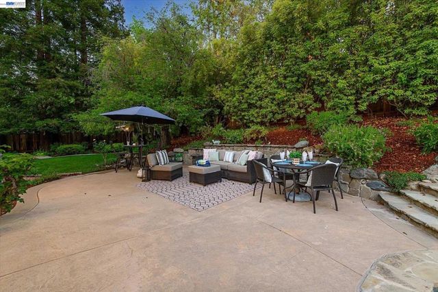 646 Windmill Ln, Pleasanton, CA 94566