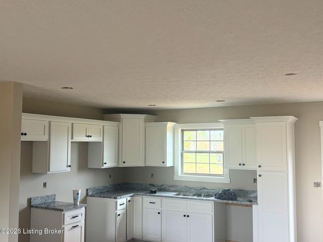 718 Hubbards Ln, Bardstown, KY 40004