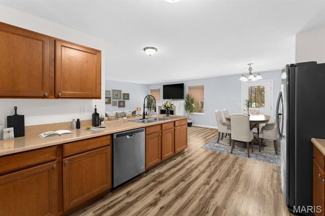 1712 SHADE TREE Court, Swansea, IL 62226