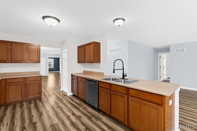 1712 SHADE TREE Court, Swansea, IL 62226