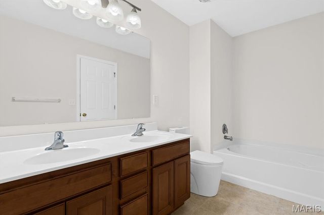 1712 SHADE TREE Court, Swansea, IL 62226