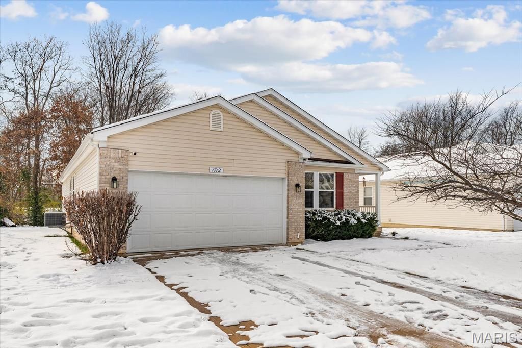1712 SHADE TREE Court, Swansea, IL 62226