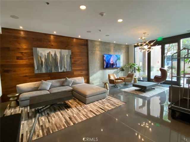 1111 S Grand 804, Los Angeles, CA 90015