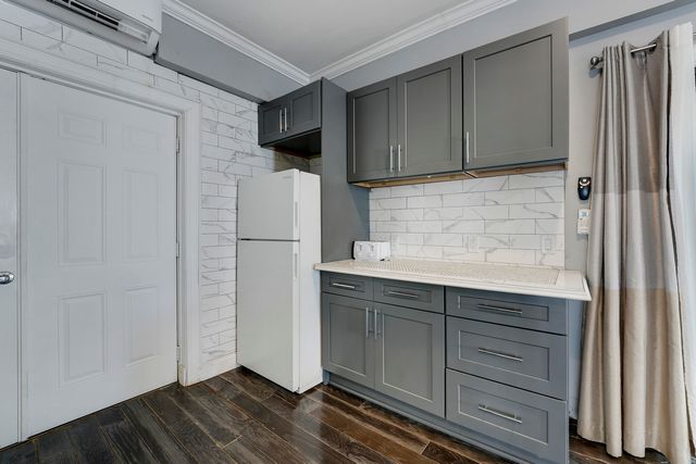 1827 Len Drive, North Palm Beach, FL 33408