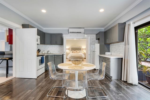 1827 Len Drive, North Palm Beach, FL 33408