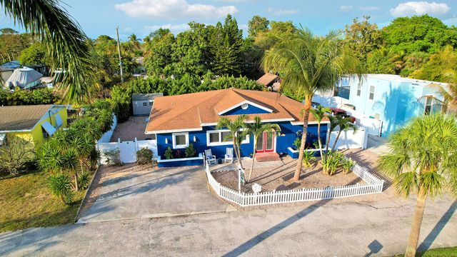 1827 Len Drive, North Palm Beach, FL 33408