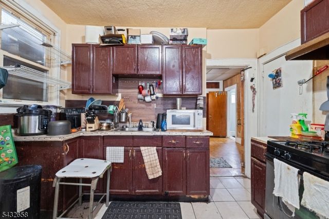 100 Montgomery Ave, Irvington Twp., NJ 07111