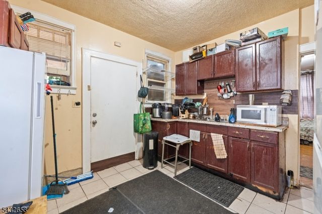 100 Montgomery Ave, Irvington Twp., NJ 07111