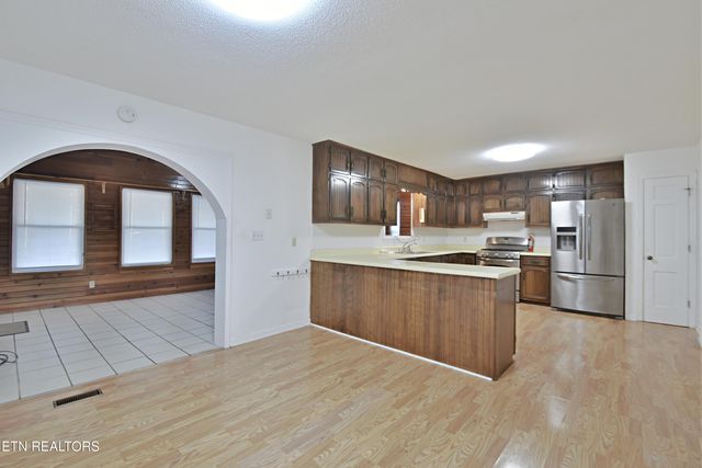 880 Darwin St, Alcoa, TN 37701