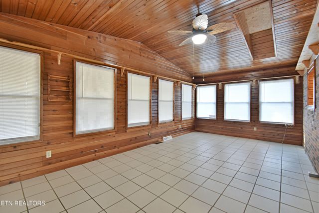 880 Darwin St, Alcoa, TN 37701