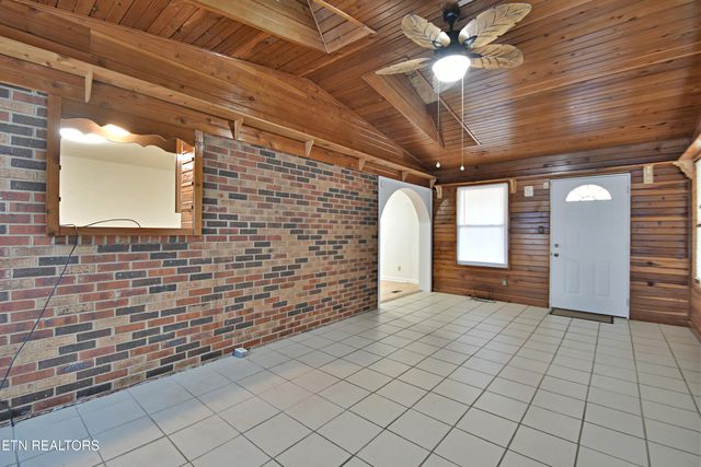 880 Darwin St, Alcoa, TN 37701