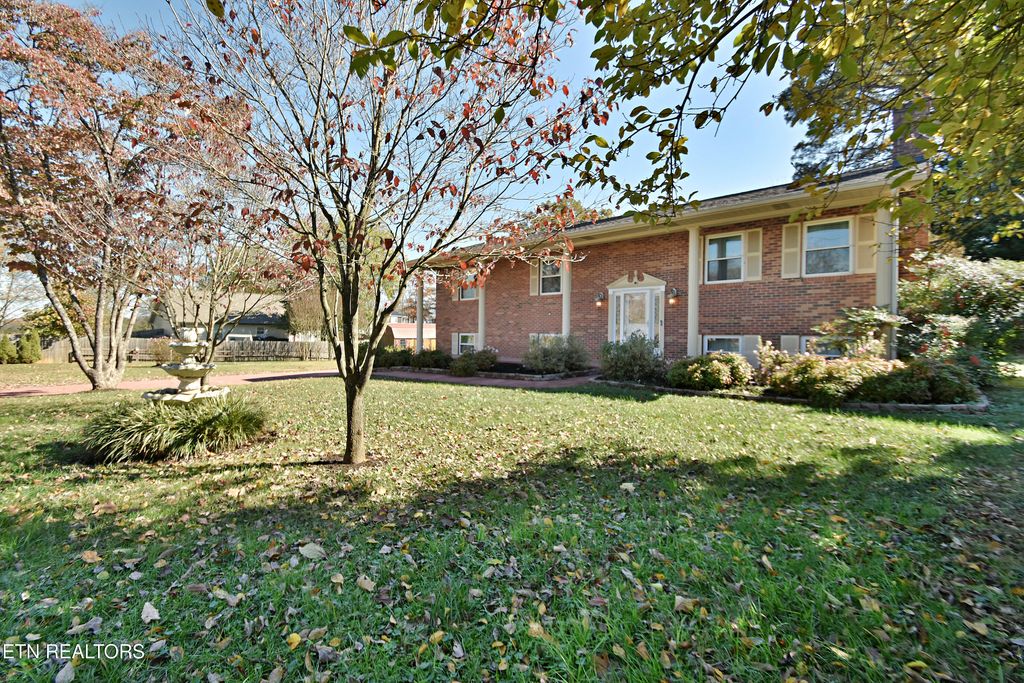 880 Darwin St, Alcoa, TN 37701