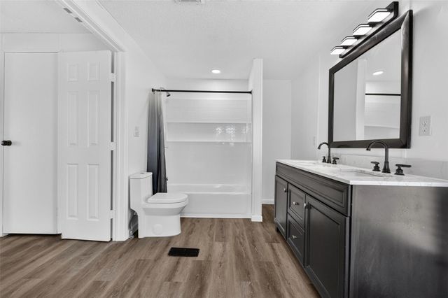 1955 Lauren Lane, Sealy, TX 77474