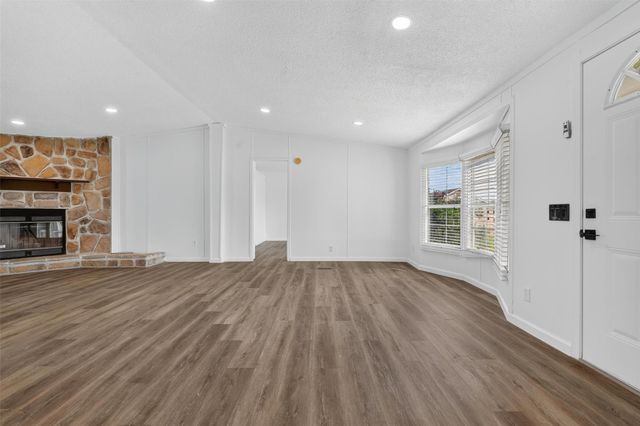 1955 Lauren Lane, Sealy, TX 77474