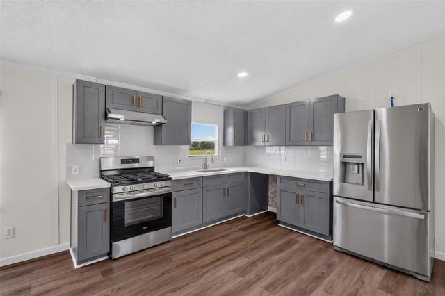 1955 Lauren Lane, Sealy, TX 77474