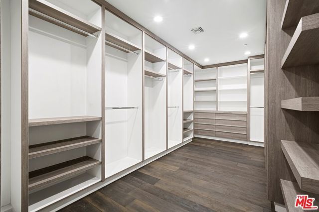 853 N Kilkea Drive, Los Angeles, CA 90046