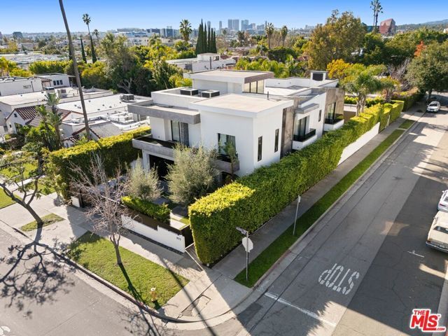 853 N Kilkea Drive, Los Angeles, CA 90046