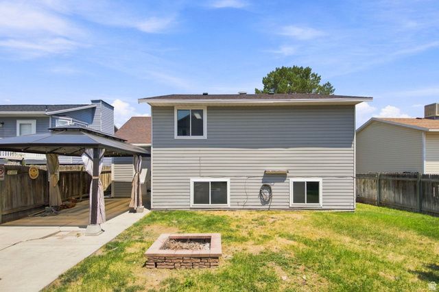 6802 S CYCLAMEN DR, West Jordan, UT 84081
