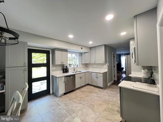 68 MELANIE HOLLOW LN, Fredericksburg, VA 22405