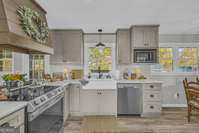 2470 Dr George Ward Drive, Elberton, GA 30635