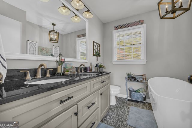 2470 Dr George Ward Drive, Elberton, GA 30635