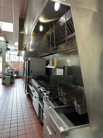 19005 Telegraph Rd, Detroit, MI 48219