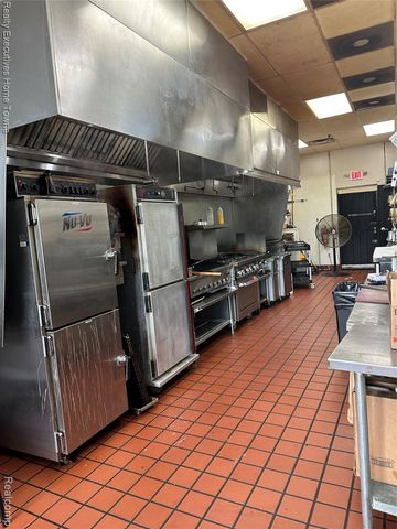 19005 Telegraph Rd, Detroit, MI 48219