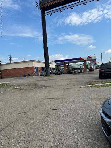 19005 Telegraph Rd, Detroit, MI 48219