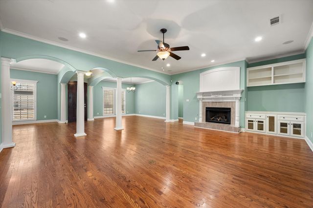 1902 Melbourne Drive, Pantego, TX 76013