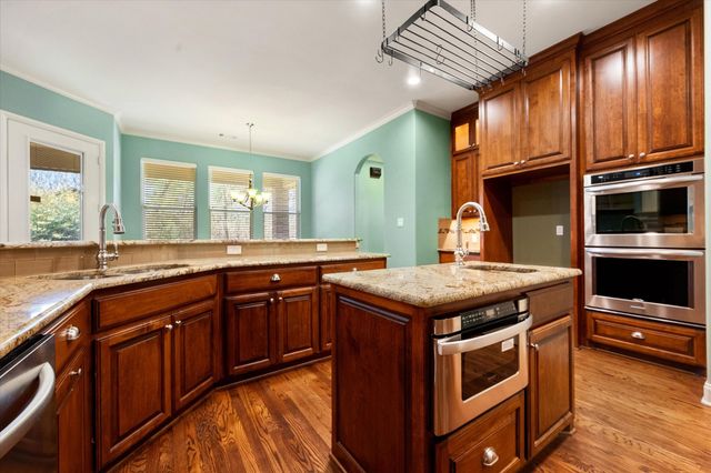 1902 Melbourne Drive, Pantego, TX 76013