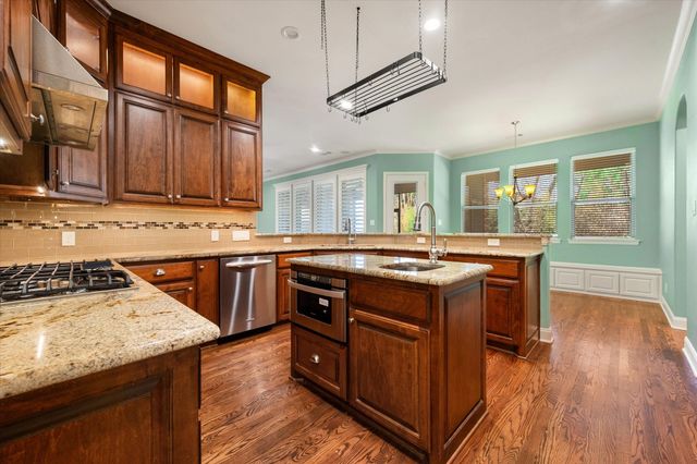 1902 Melbourne Drive, Pantego, TX 76013