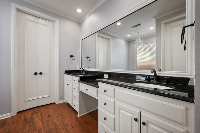 1902 Melbourne Drive, Pantego, TX 76013