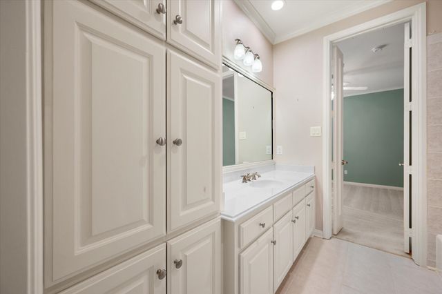 1902 Melbourne Drive, Pantego, TX 76013