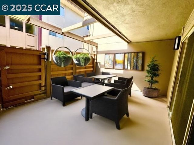 1305 Webster St C102, Alameda, CA 94501