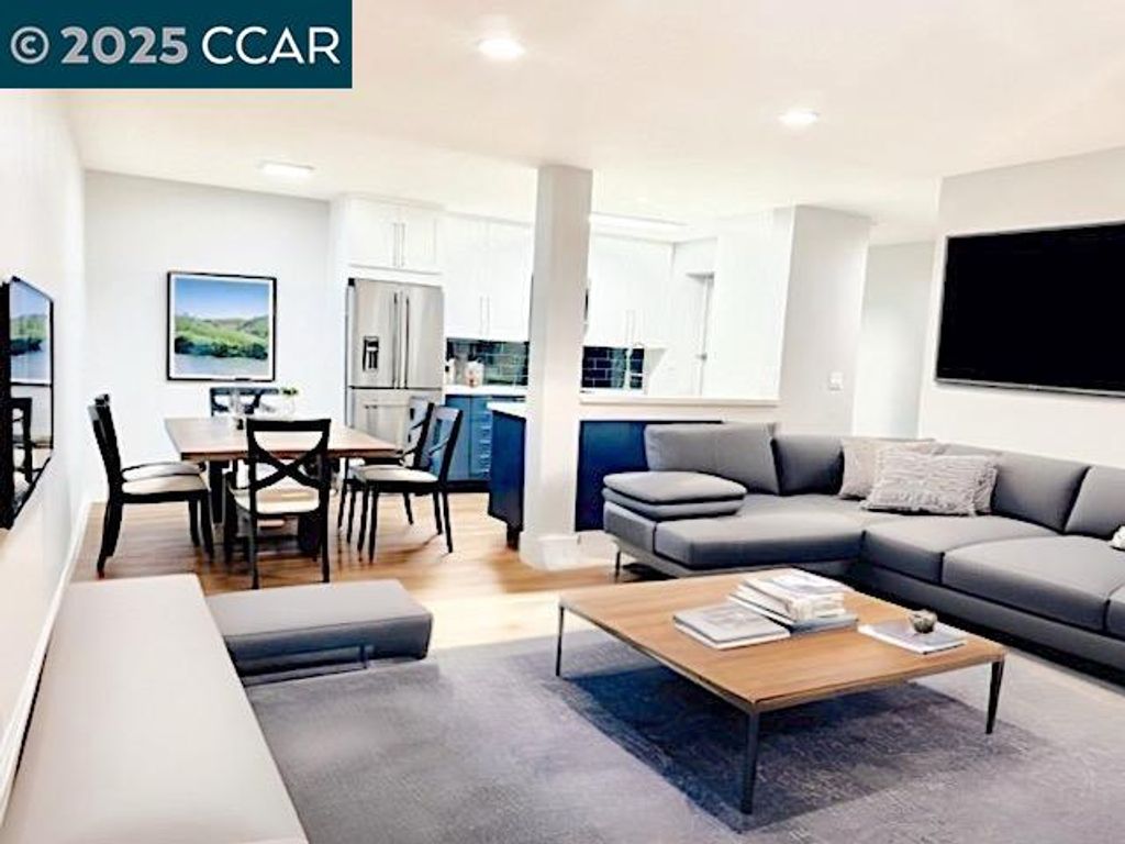 1305 Webster St C102, Alameda, CA 94501